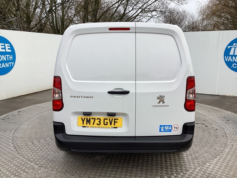 Peugeot BlueHDi 850 Professional Premium + Crewcab LWB A/C Euro 6