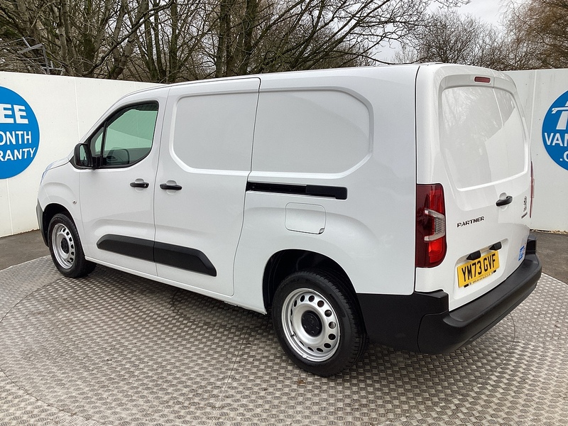Peugeot BlueHDi 850 Professional Premium + Crewcab LWB A/C Euro 6