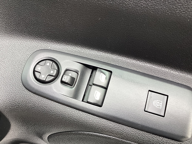 Peugeot BlueHDi 850 Professional Premium + Crewcab LWB A/C Euro 6