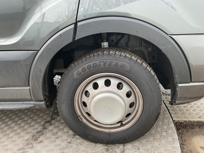 Ford 2.0 460 EcoBlue Limited Minibus 5dr Diesel Auto RWD L4 H3 Euro 6 (s/s) (17 Seat, DRW) (165 ps)