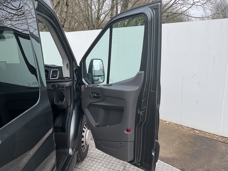 Ford 2.0 460 EcoBlue Limited Minibus 5dr Diesel Auto RWD L4 H3 Euro 6 (s/s) (17 Seat, DRW) (165 ps)