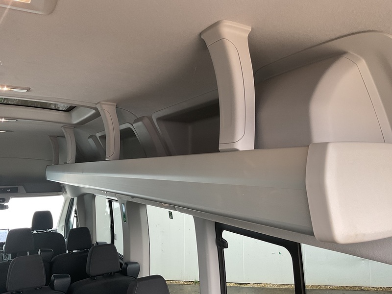 Ford 2.0 460 EcoBlue Limited Minibus 5dr Diesel Auto RWD L4 H3 Euro 6 (s/s) (17 Seat, DRW) (165 ps)