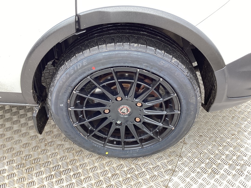 Ford 340 EcoBlue Trail LWB L/R A/C Euro 6 **NO VAT**