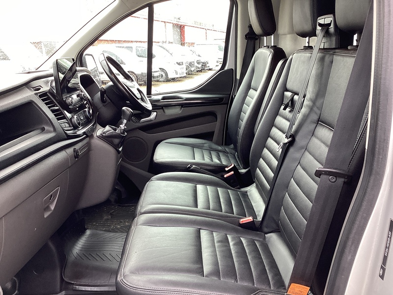 Ford 340 EcoBlue Trail LWB L/R A/C Euro 6 **NO VAT**