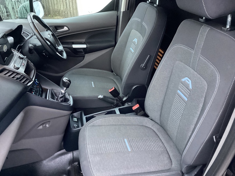 Ford 250 EcoBlue Active LWB L/R A/C Euro 6 **NO VAT**