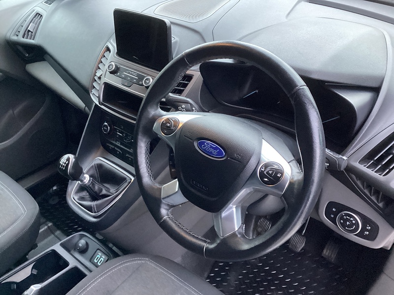 Ford 250 EcoBlue Active LWB L/R A/C Euro 6 **NO VAT**