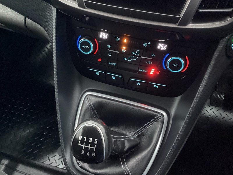 Ford 250 EcoBlue Active LWB L/R A/C Euro 6 **NO VAT**