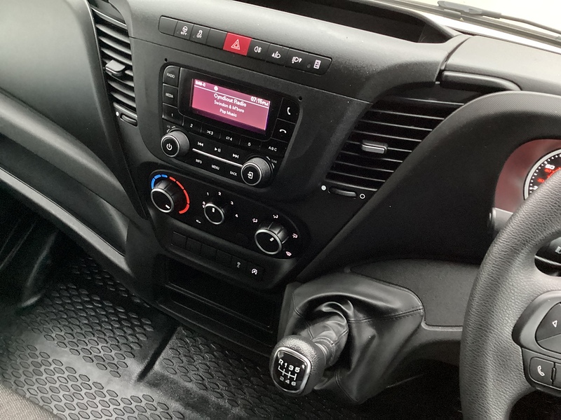 Iveco D HPI 14V 35C 3450 LWB Tailift Euro 6 L=13ft 4