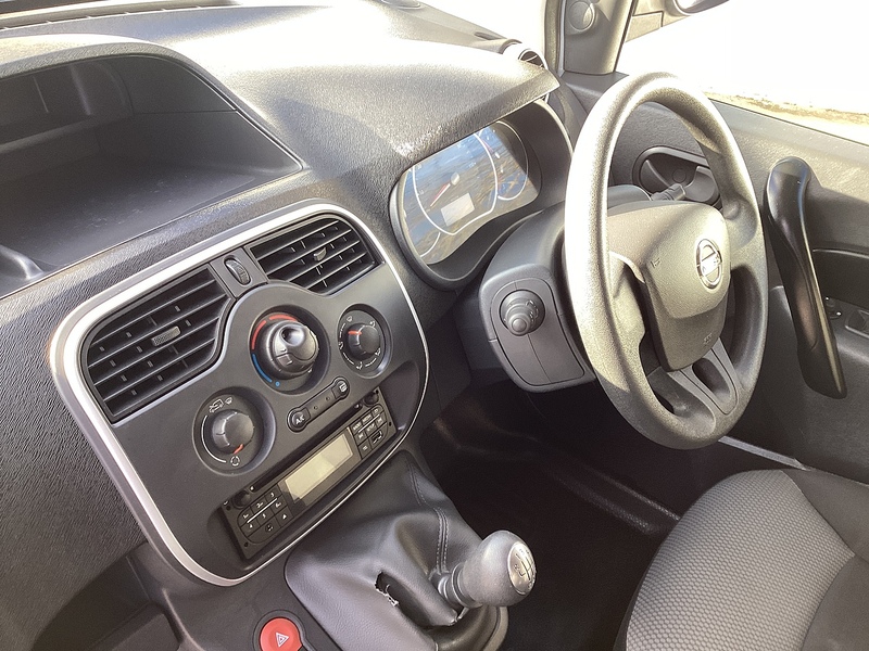 Nissan dCi Acenta SWB A/C Euro 6