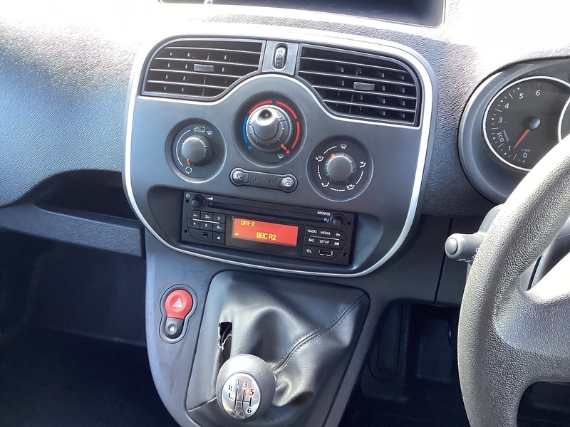 Nissan dCi Acenta SWB A/C Euro 6