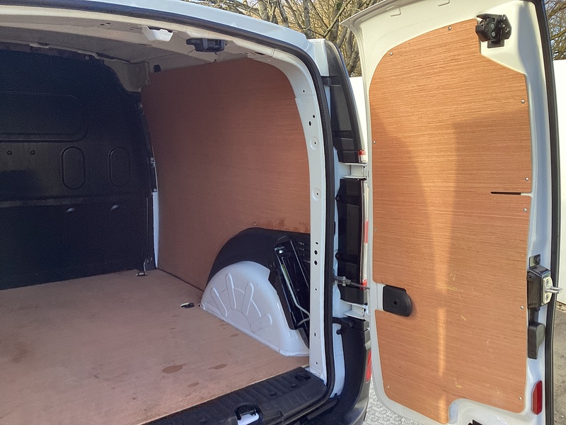 Nissan dCi Acenta SWB A/C Euro 6