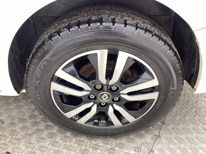 Renault dCi Blue SL28 Sport+ SWB L/R A/C Euro 6 