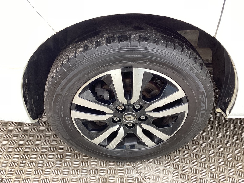 Renault dCi Blue SL28 Sport+ SWB L/R A/C Euro 6 