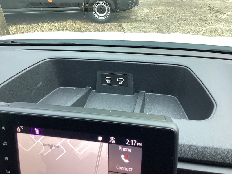 Renault dCi Blue SL28 Sport+ SWB L/R A/C Euro 6 