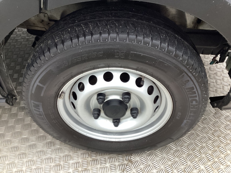 Ford 350 EcoBlue Leader LWB H/R Euro 6