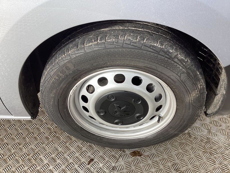 Peugeot BlueHDi 1000 Professional MWB Prem+ EU6  AC *NO VAT* ROCK N ROLL BED