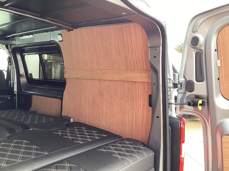 Peugeot BlueHDi 1000 Professional MWB Prem+ EU6  AC *NO VAT* ROCK N ROLL BED