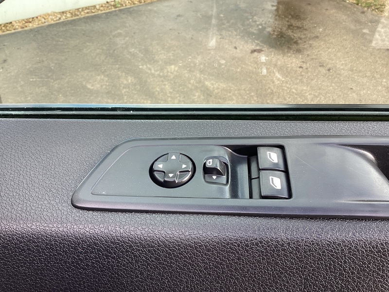 Peugeot BlueHDi 1000 Professional MWB Prem+ EU6  AC *NO VAT* ROCK N ROLL BED