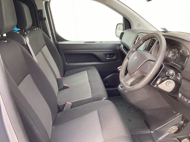 Peugeot BlueHDi 1000 Professional MWB Prem+ EU6  AC *NO VAT* ROCK N ROLL BED