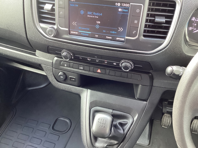 Peugeot BlueHDi 1000 Professional MWB Prem+ EU6  AC *NO VAT* ROCK N ROLL BED