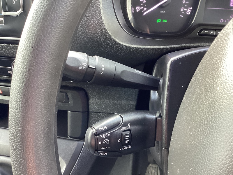 Peugeot BlueHDi 1000 Professional MWB Prem+ EU6  AC *NO VAT* ROCK N ROLL BED