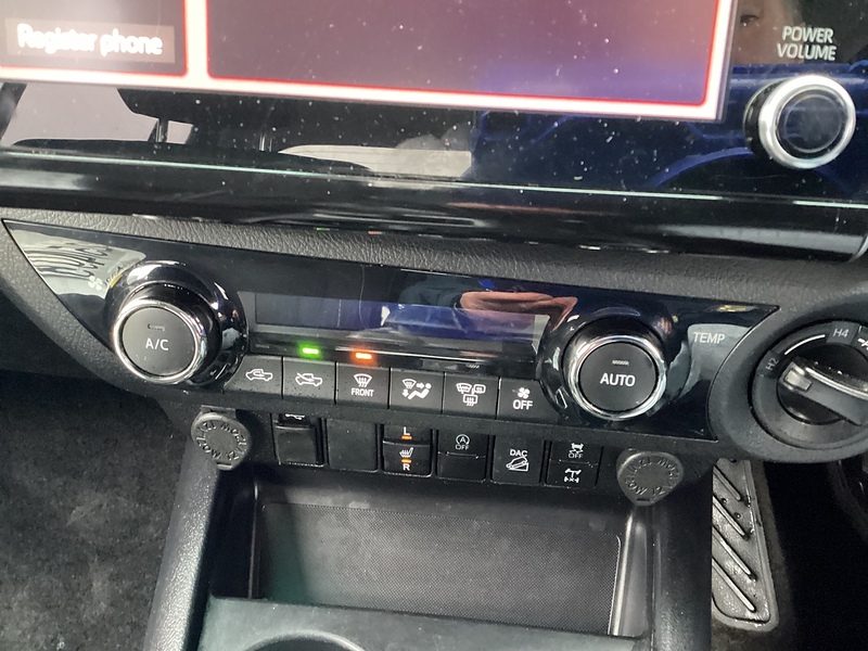 Toyota D-4D Invincible 4X4 A/C Euro 6