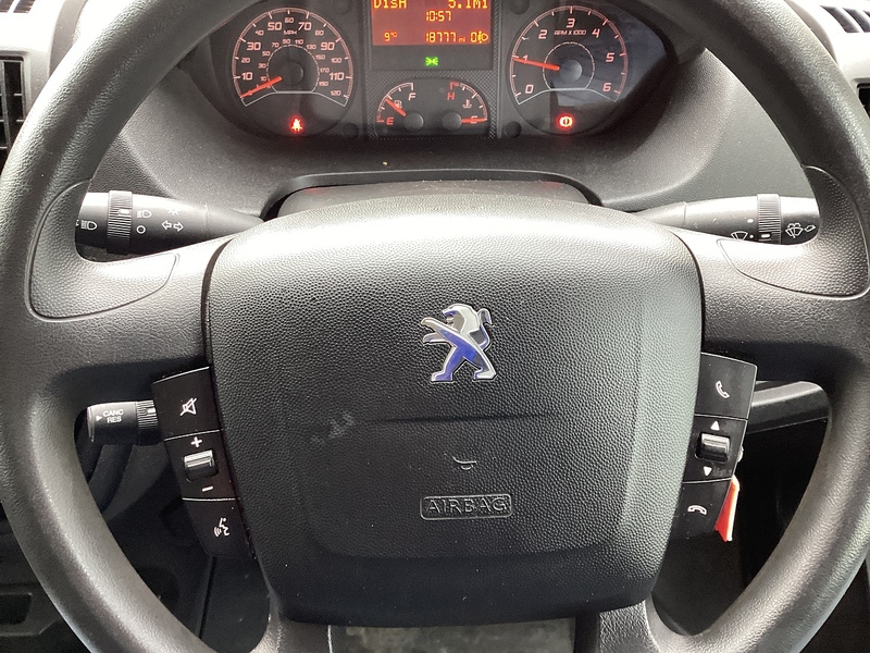 Peugeot BlueHDi 335 Professional LWB H/R A/C Premium + Euro 6