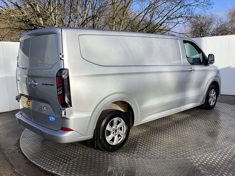 Ford 300 EcoBlue Limited LWB L/R  A/C Euro 6