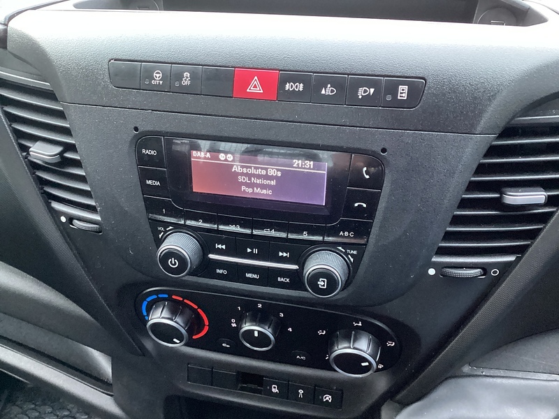 Iveco D HPI 14V 35S 3450 Dropside Taillift A/C Euro 6 L=14ft 3