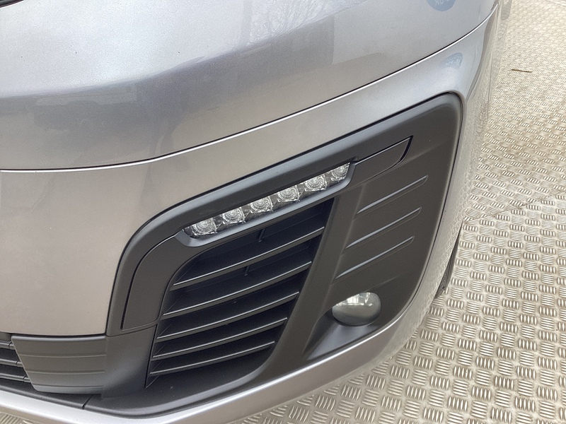 Vauxhall Turbo D 2700 Sportive SWB L/R A/C Euro 6