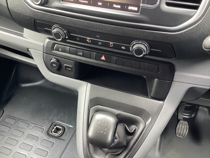 Vauxhall Turbo D 2700 Sportive SWB L/R A/C Euro 6