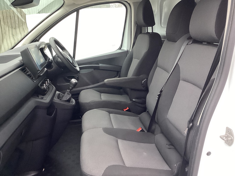 Renault dCi Blue LL30 Advance LWB L/R Trendline A/C Euro 6