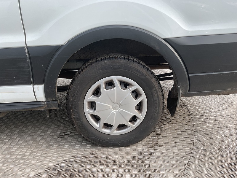 Ford 350 EcoBlue Trend 12 Seater