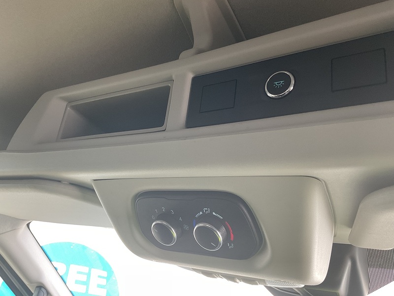 Ford 350 EcoBlue Trend 12 Seater