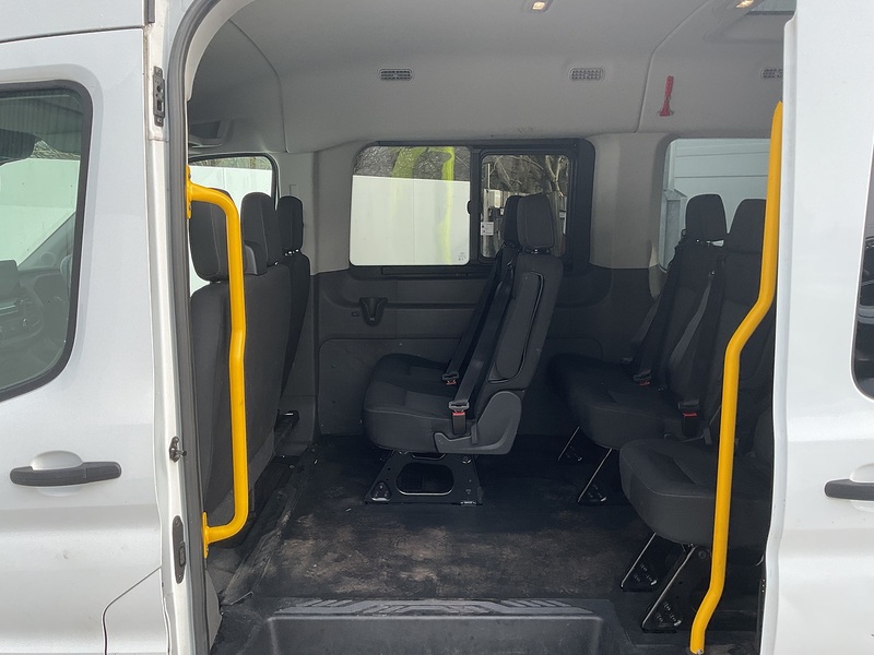 Ford 350 EcoBlue Trend 12 Seater