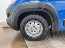 Peugeot Boxer BlueHDi 440 17 Seater Lite Euro 6 