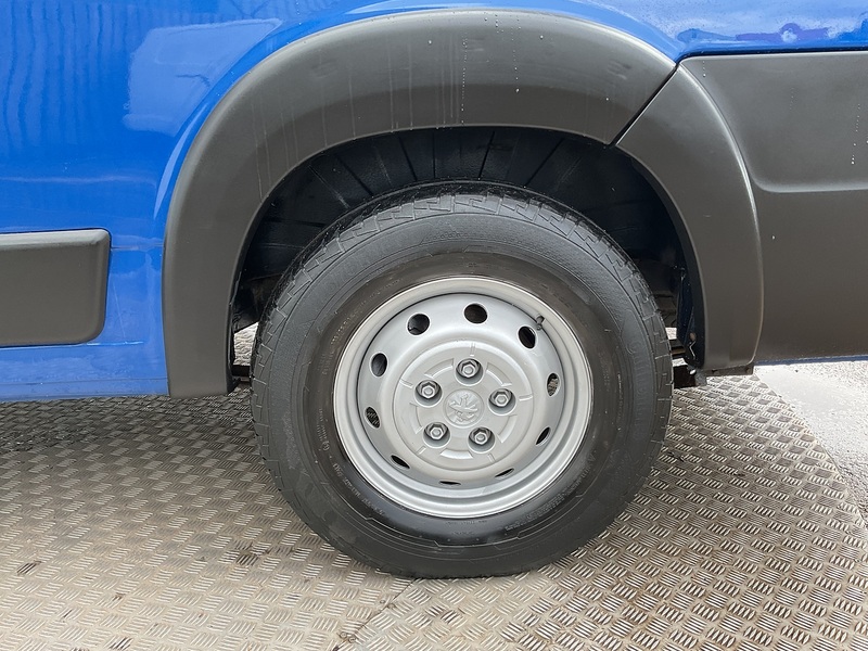 Peugeot BlueHDi 440 17 Seater Lite Euro 6