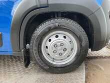 Peugeot Boxer BlueHDi 440 17 Seater Lite Euro 6 