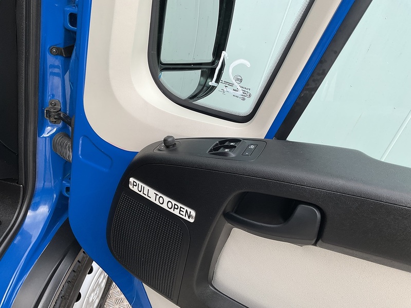 Peugeot BlueHDi 440 17 Seater Lite Euro 6