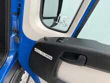 Peugeot Boxer BlueHDi 440 17 Seater Lite Euro 6 