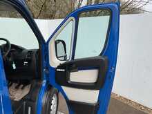 Peugeot Boxer BlueHDi 440 17 Seater Lite Euro 6 