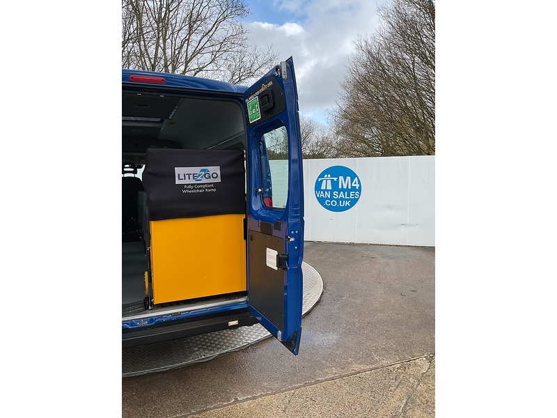 Peugeot BlueHDi 440 17 Seater Lite Euro 6