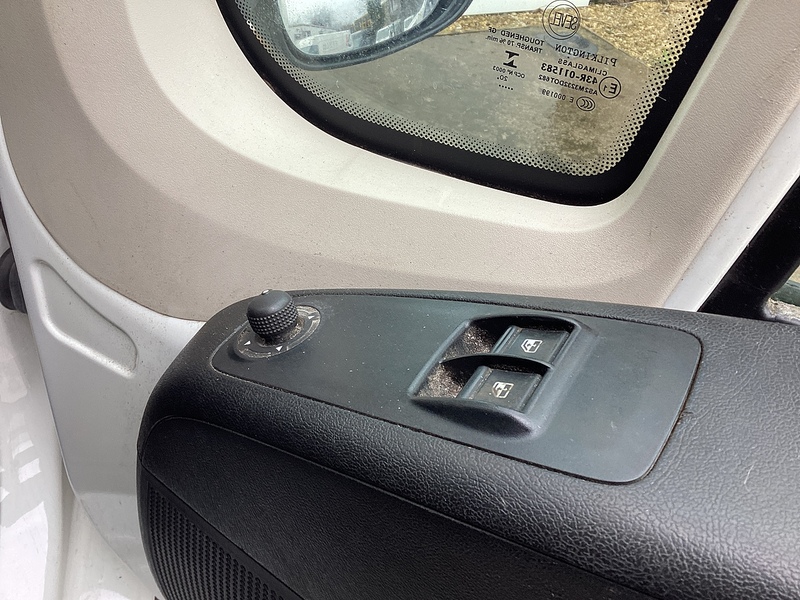 Peugeot BlueHDi 335 LWB Dropside A/C Euro 6 L=12ft 1