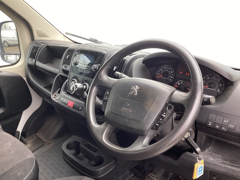 Peugeot BlueHDi 335 LWB Dropside A/C Euro 6 L=12ft 1