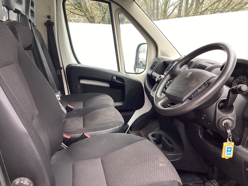 Peugeot BlueHDi 335 LWB Dropside A/C Euro 6 L=12ft 1