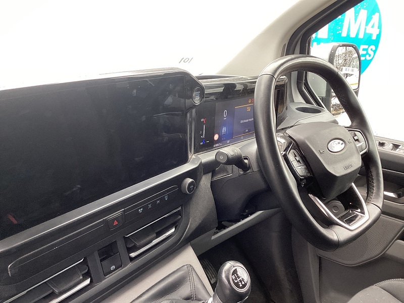 Ford 300 EcoBlue Limited SWB L/R A/C Euro 6