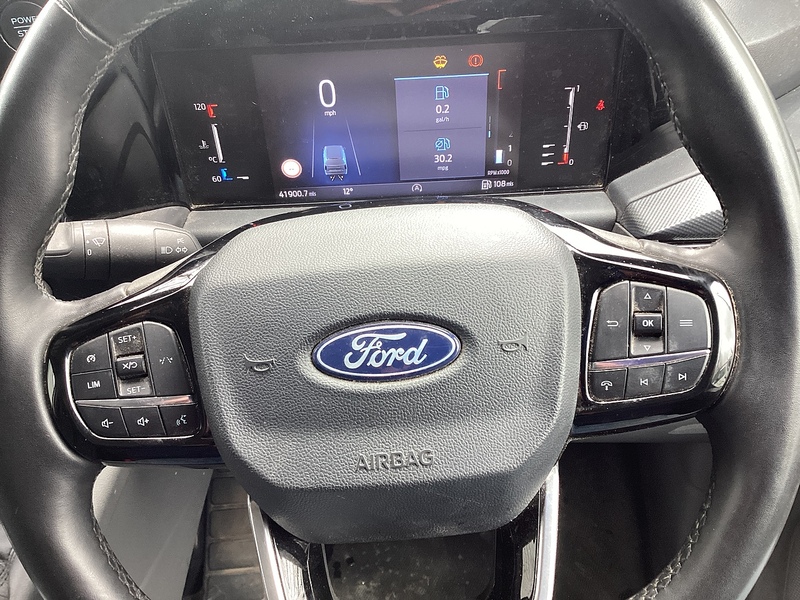 Ford 300 EcoBlue Limited SWB L/R A/C Euro 6