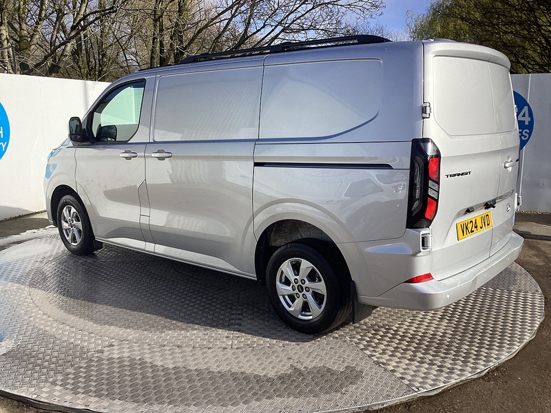 Ford 300 EcoBlue Limited SWB L/R A/C Euro 6