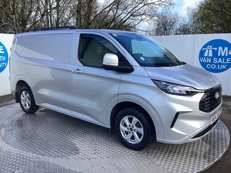 Ford 300 EcoBlue Limited SWB L/R A/C Euro 6
