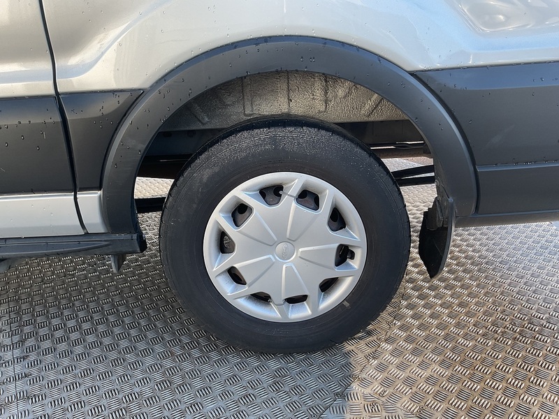 Ford 350 EcoBlue Trend 11 Seater